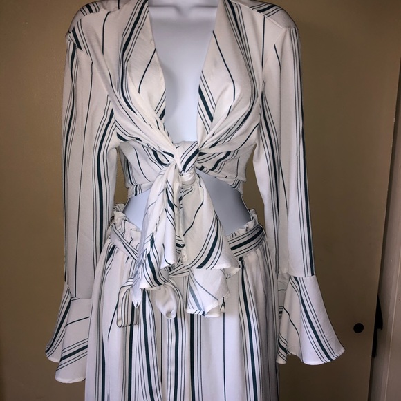 White two piece pant set size Large - Picture 2 of 2